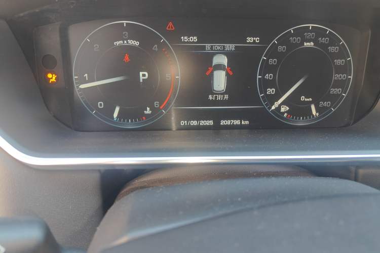 Used Land Rover Range 2015 3.0 TDV6 Vogue Odometer Close Up