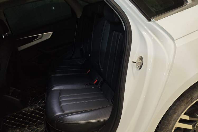 Used Audi A4L 2023 40 TFSI Fashion Dynamic Model
