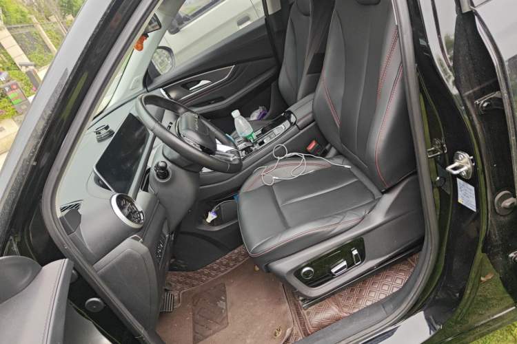 Used FORTHING T5 EVO 2021 1.5TD DCT Diamond Edition Left Front Seat