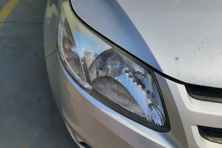 Used Chevrolet Sail 2013 Sedan 1.2L Manual Fashionable Happiness Edition Right Front Headlight