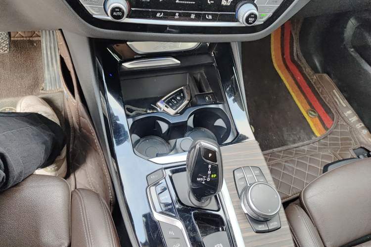 Used BMW X3 2019 xDrive28i Luxury Package Gear Lever