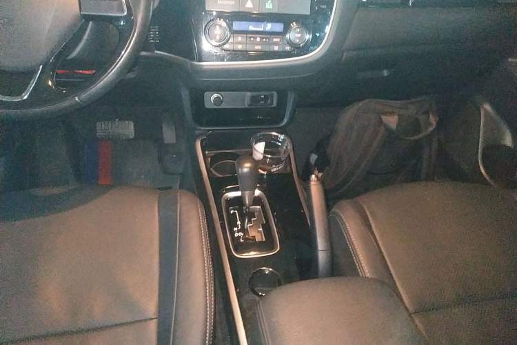 Used Mitsubishi Outlander 2018 2.0L Two-Wheel Drive Glory Edition 5 Seats
