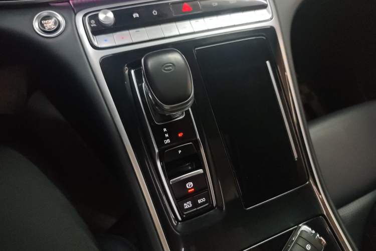 Used GAC Trumpchi M8 2021 Master Series 390T Ultimate Edition Gear Lever