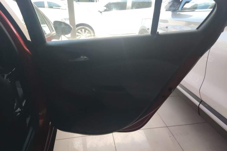 Used Chevrolet Cruze 2017 1.5L Automatic Pioneer Sunroof Edition