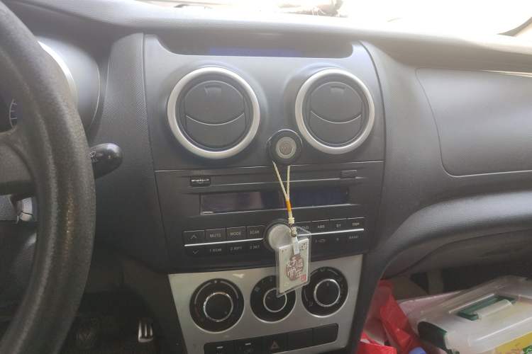 Used CHANGAN KAICHENG Ounuo S 2014 1.5L Base Version
