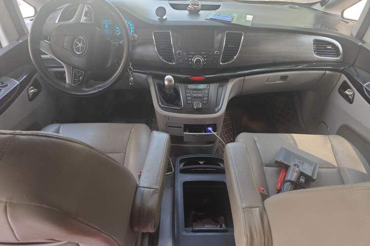 Used JAC Group Refine M5 2014 1.9T Diesel Manual Business Edition
