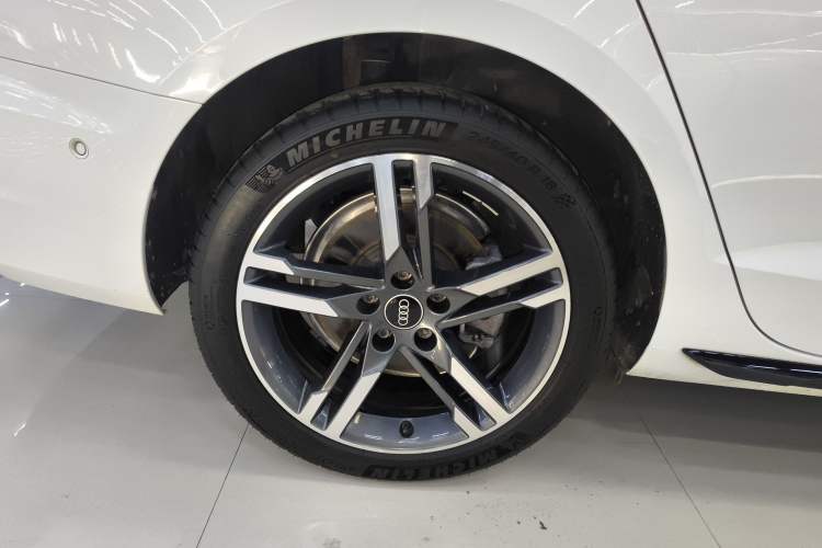 Used Audi A4L 2022 40 TFSI Luxury Dynamic Model