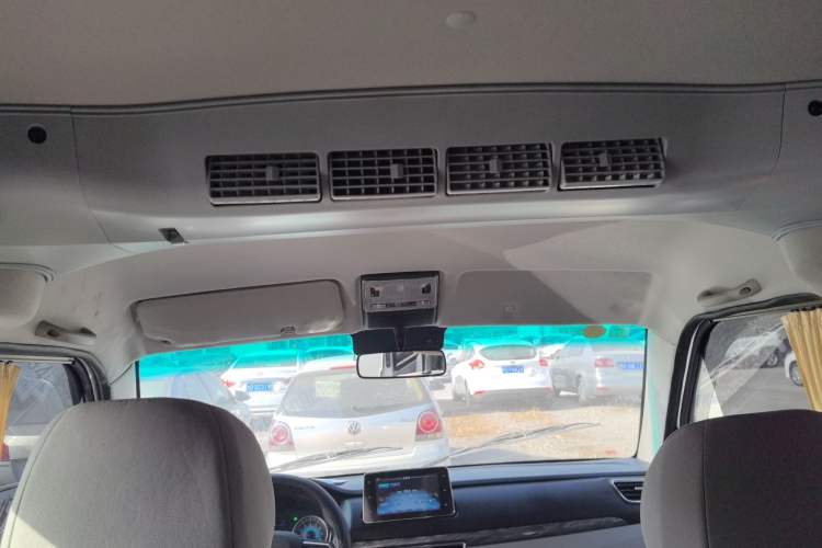 Used Jinbei Hiace X30 2024 1.5L Wealthy-Style Passenger Van 5/6/7 Seater
