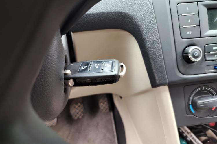 Used Skoda Rapid 2013 1.6L Manual Smart Selection Model