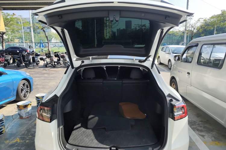 Used Tesla Model Y 2021 Long-Range All-Wheel-Drive Version