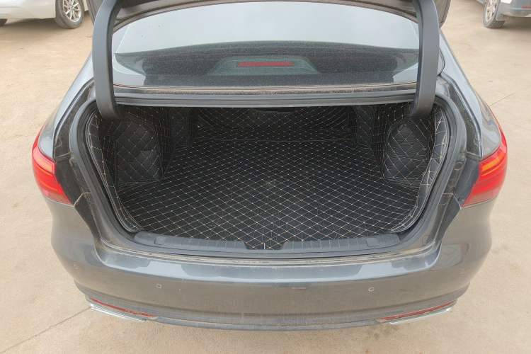 Used CHANGAN Ruicheng CC 2022 Blue Whale Edition 1.5T DCT Luxury Model Trunk