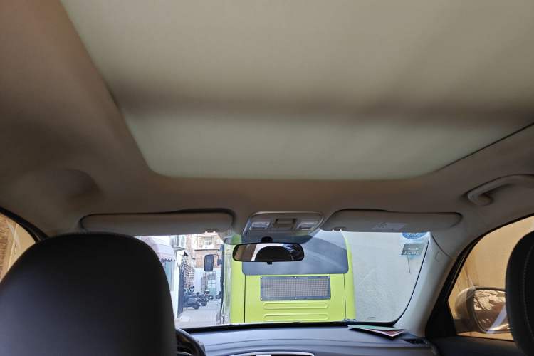 Used Geely Auto Emgrand X7 Sport 2016 2.0L Manual Smart Connect Version
