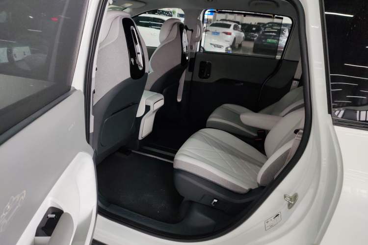 Used ARCFOX Kaola 2023 Parent-Child Edition Pro Left Rear Seat