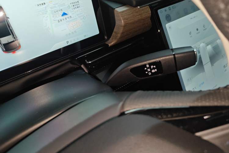 Used XPeng P5 2024 500 Plus Edition Gear Lever