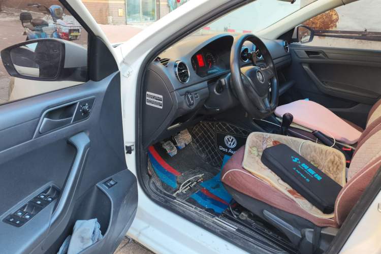 Used Volkswagen Jetta 2017 1.4L Manual Fashion Edition
