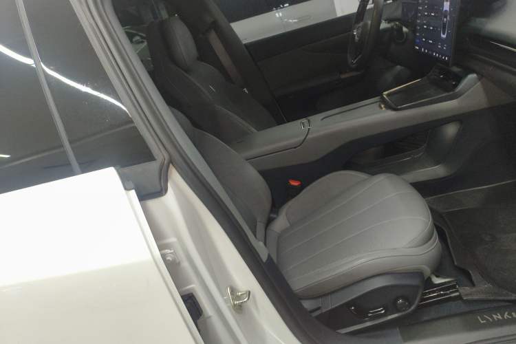 Used Lynk & Co 07 2024 EM-P 126 Long-Range Ultra