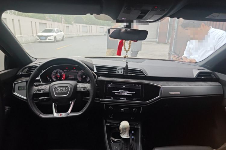 Used Audi Q3 Sportback 2022 40 TFSI Fashion Model Center Console