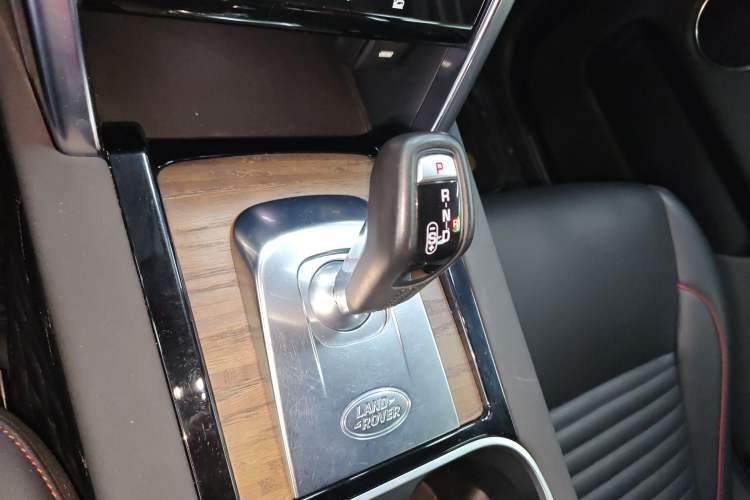 Used Land Rover Discovery Sport 2020 249 PS R-Dynamic Performance Edition
