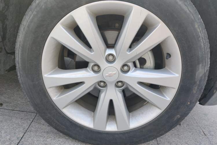 Used Chevrolet Captiva 2015 2.4L 4x4 Flagship Edition 7-Seater Right Front Wheel Hub