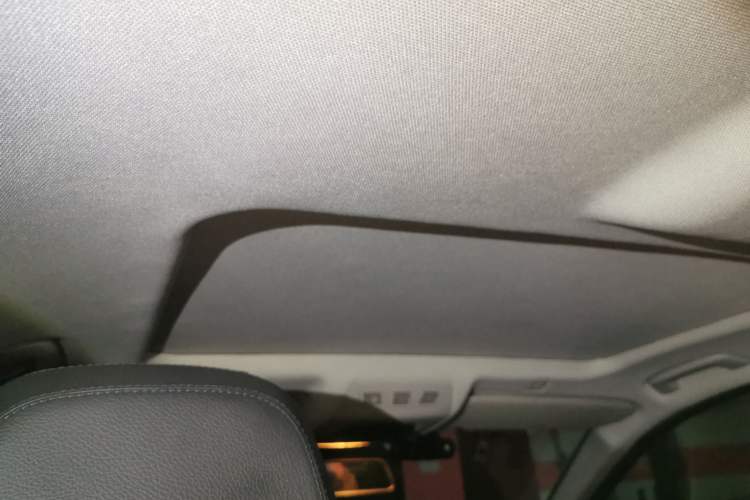 Used BMW 5 Series 2014 525Li Leading Model Headliner