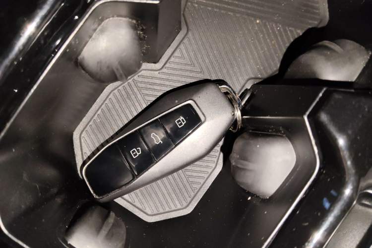 Used iCAR 03 2024 472km Four-Wheel Drive Long-Range Version
