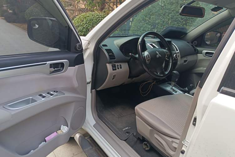 Used Mitsubishi Pajero Sport 2013 3.0L Automatic 4x4 Executive Edition