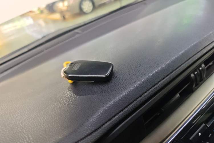 Used Toyota Levin 2016 Dual-Engine 1.8H GS E-CVT Elite Model with Sunroof
