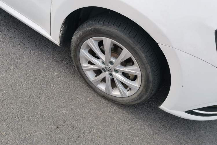 Used Volkswagen Lavida 2015 1.6L Manual Comfort Edition
