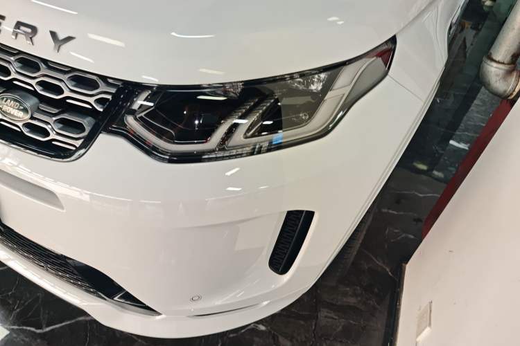 Used Land Rover Discovery Sport 2022 249 PS R-Dynamic HSE Luxury Custom Edition 7 Seats Left Front Headlight