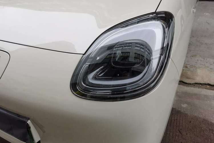 Used Wuling Hongguang MINIEV 2025 Four-Door Version Advanced Edition Left Front Headlight