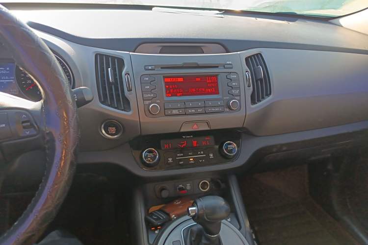 Used Kia Sportage R 2015 2.0L Automatic Two-Wheel Drive DLX Model