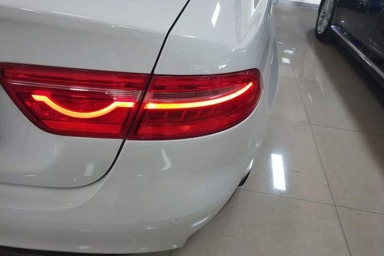 Used Jaguar XEL 2019 2.0T 200 PS Deluxe Edition