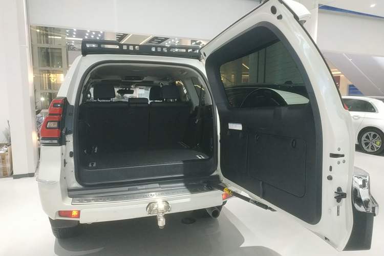 Used Toyota Prado 2018 3.5L Automatic VX NAVI with Rear-Mounted Spare Tire
