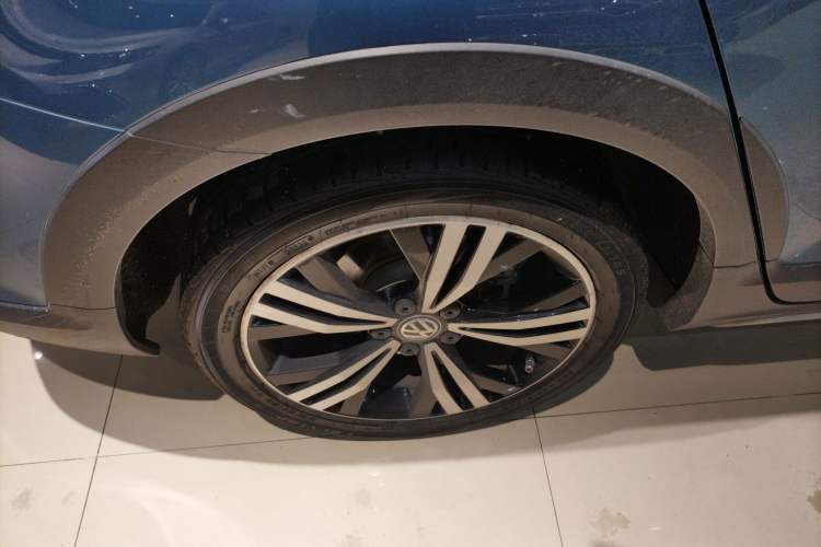 Used Volkswagen Touran 2018 Volkswagen Touran L 280TSI DSG Boundary Edition 7 Seats China VI Standard
