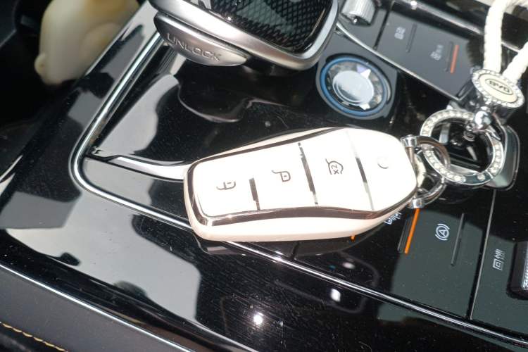 Used BYD Tang New Energy 2022 EV 730KM Luxury Model
