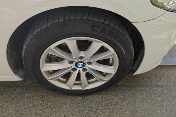 Used BMW 5 Series 2017 520Li Elegant Edition Right Front Wheel Hub