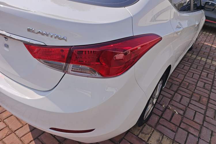 Used Hyundai Elantra (5th Generation / Langdong) 2015 1.6L Automatic Fashion Model