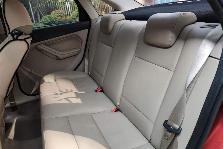 Used Ford Focus 2011 Sedan 1.8L Automatic Fashion Edition
