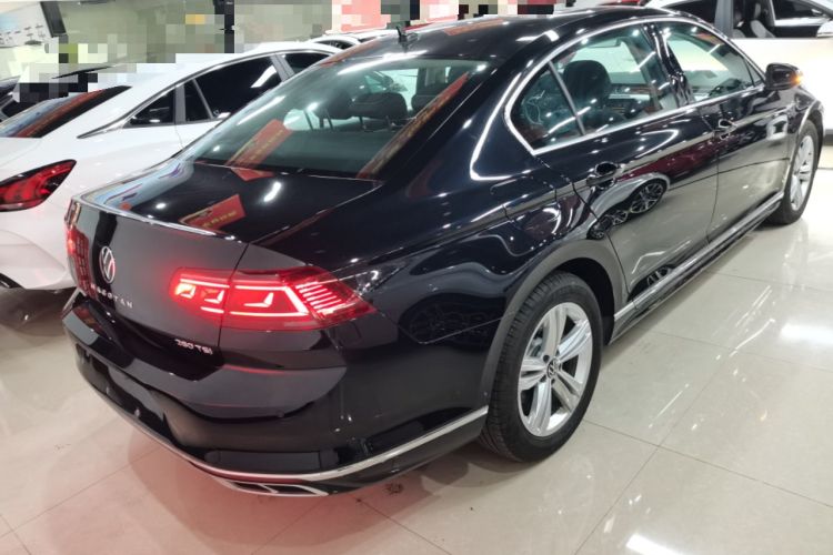 Used Volkswagen Magotan 2023 2 Million Units Limited-Edition 280TSI DSG Comfort Version Rear Right 45 Deg