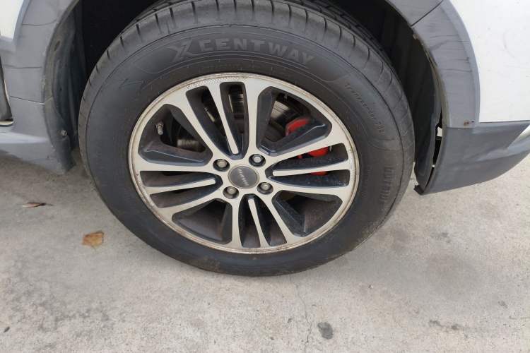 Used Haval H1 2015 1.5L Manual Luxury Model Right Front Wheel Hub