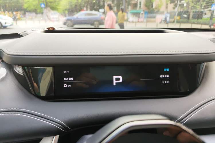 Used Xiaomi Auto SU7 2024 Four-Wheel Drive Ultra-Long Range Advanced Intelligent Driving Max Edition
