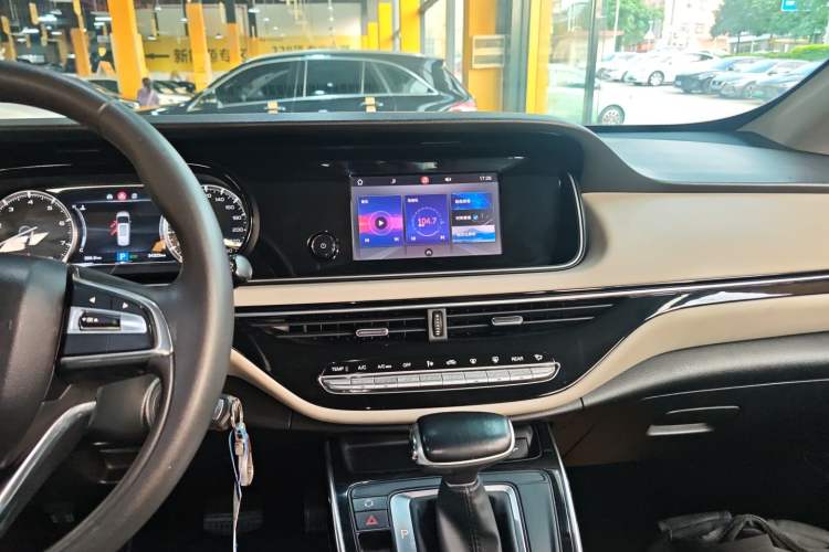 Used GAC Trumpchi M6 2021 270T DCT Elite Edition (7-seater) Audio And AC Panel