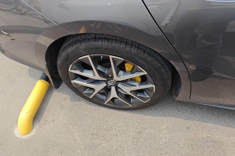 Used GAC Trumpchi EMPOW 2021 270T DCT J16 Version Right Rear Wheel Hub