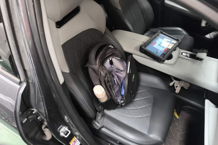 Used CHANGAN UNI-Z New Energy 2024 Blue Whale Smart Electric iDD 125km Beyond Edition
