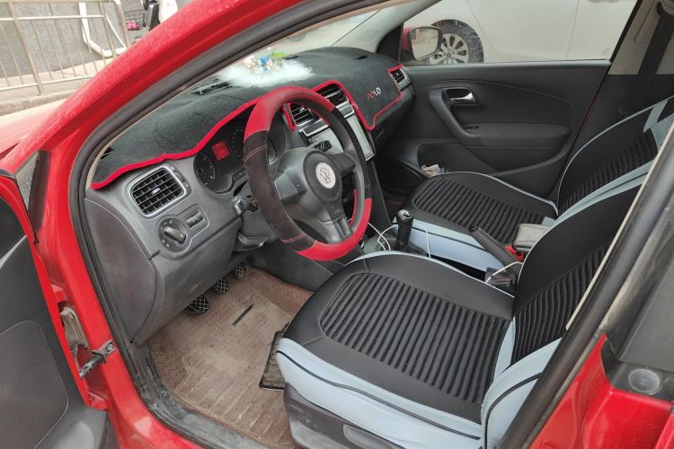 Used Volkswagen Polo 2011 1.4L Manual ZhiShang Edition