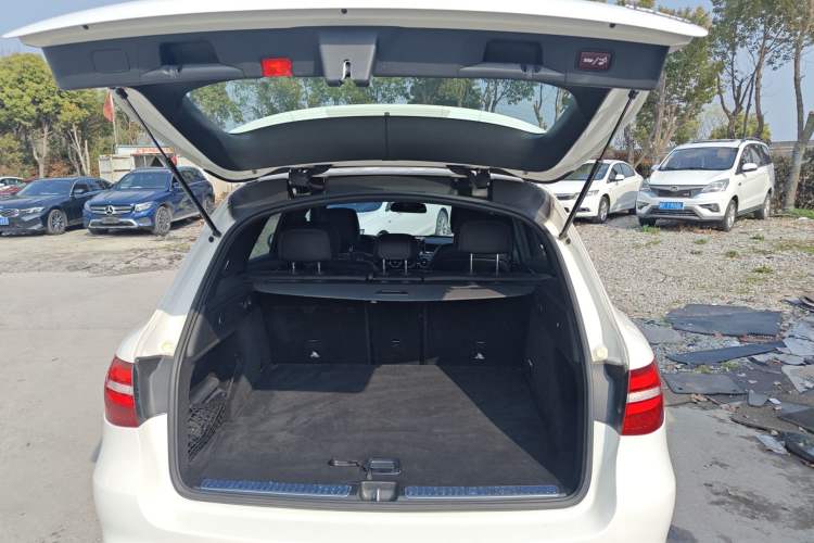 Used Mercedes-Benz GLC 2017 GLC 260 4MATIC Dynamic Edition
