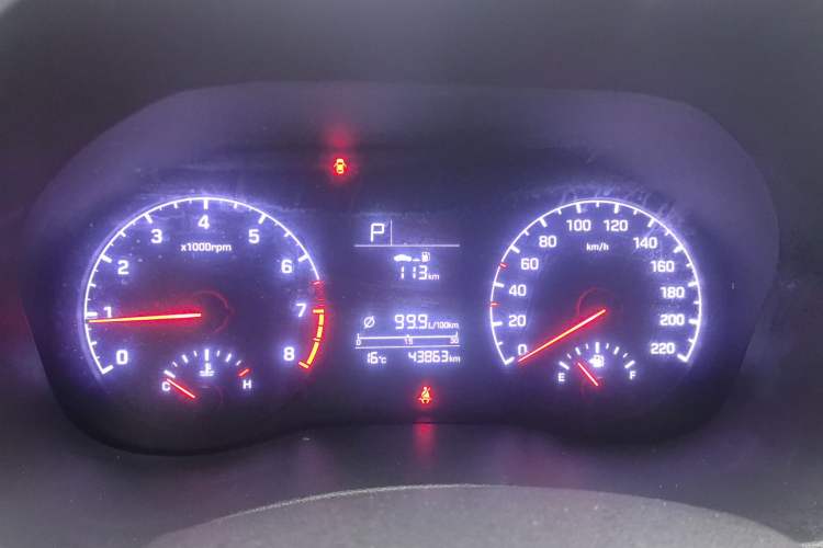 Used Hyundai Verna (new generation) 2016 1.4L Automatic Cool Edition GLS Instrument Cluster