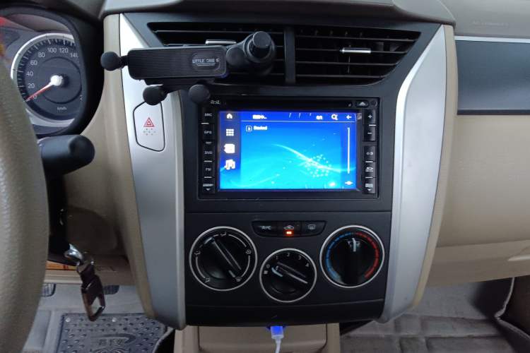 Used Venucia D50 2013 1.6L Manual Luxury Edition
