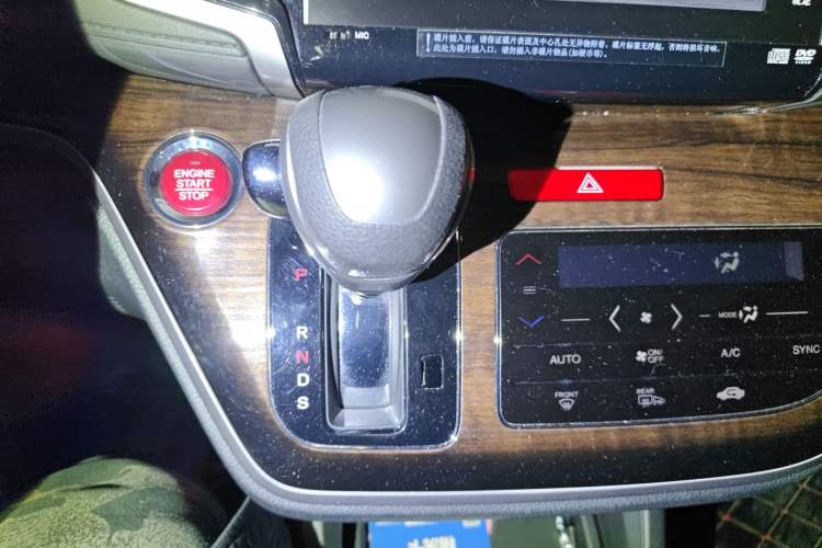 Used Honda Odyssey 2015 Revised Version 2.4L Supreme Edition