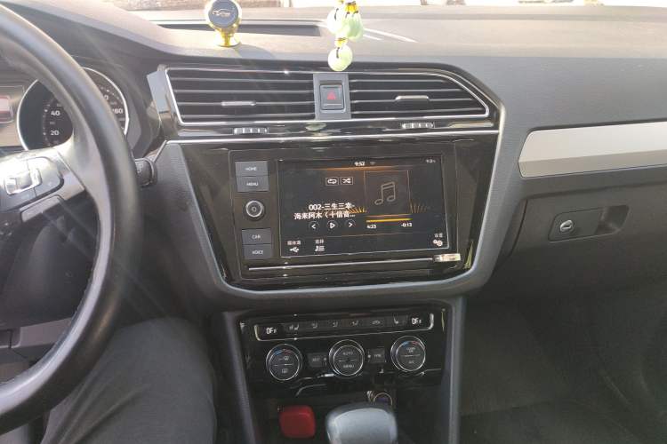 Used Volkswagen Tiguan L 2019 330TSI Automatic Two-Wheel Drive Smart Luxury Version China VI Standard
